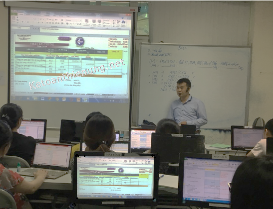 học kế toán excel